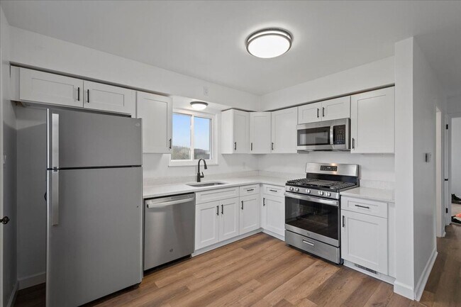 Foto del edificio - Renovated 4 Bed in Carrick