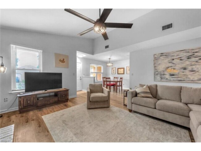 Building Photo - 1528 Millington Dr