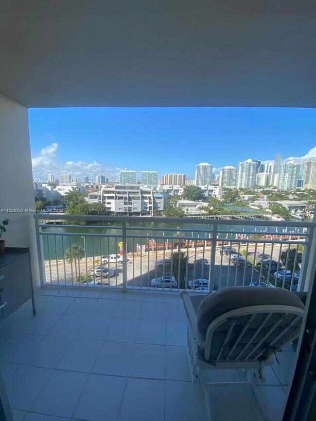 400 Kings Point Dr Unit 726, Sunny Isles Beach, FL 33160 Condo for