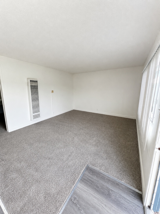 Interior Photo - 14905 Lemoli Ave.
