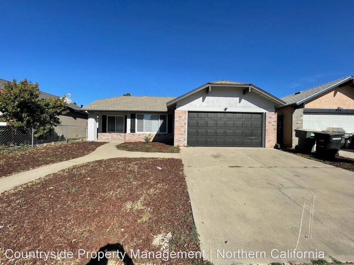 3 br, 2 bath House 2013 Scotch Pine Dr House Rental in Modesto, CA