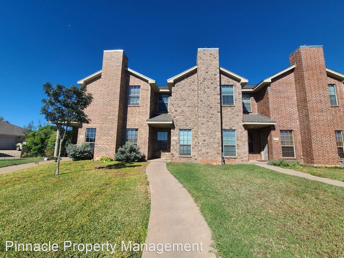 Primary Photo - 3 br, 2.5 bath House - 4445 Oak Grove