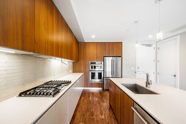 Foto del edificio - LUX 2BD, 2.5BA Condo in the Lakehouse off Sloan's Lake