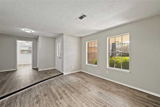 Building Photo - 14015 Lantern Ln