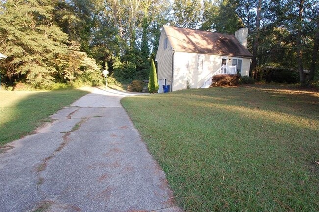 Foto del edificio - 5511 Burrus Ln