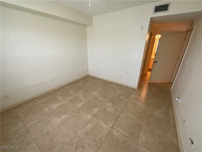 Foto del edificio - 8312 Bernwood Cove Loop