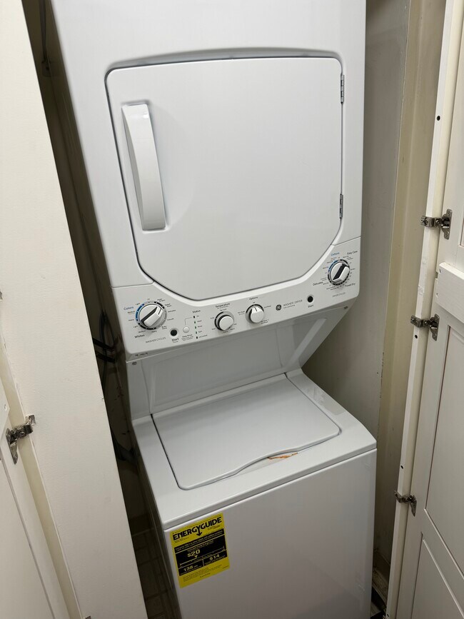 Washing machine dryer hidden in kitchen - 1808 Old Meadow Rd