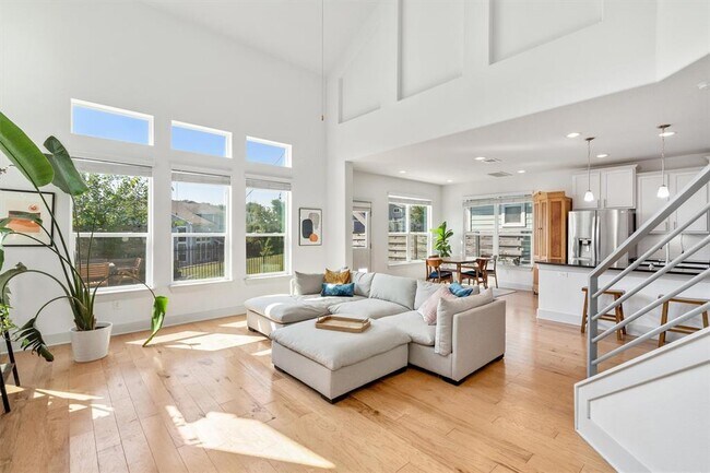 Building Photo - 2311 Capulet St