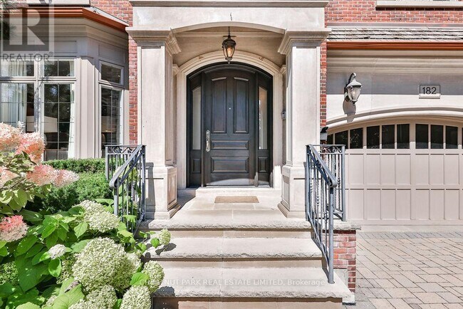 Photo du bâtiment - 182 St Leonards Ave