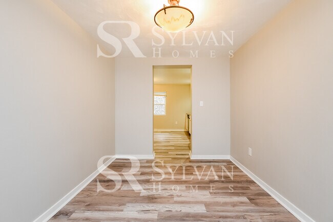 Building Photo - Prepare to be impressed by this 3 bedroom,...