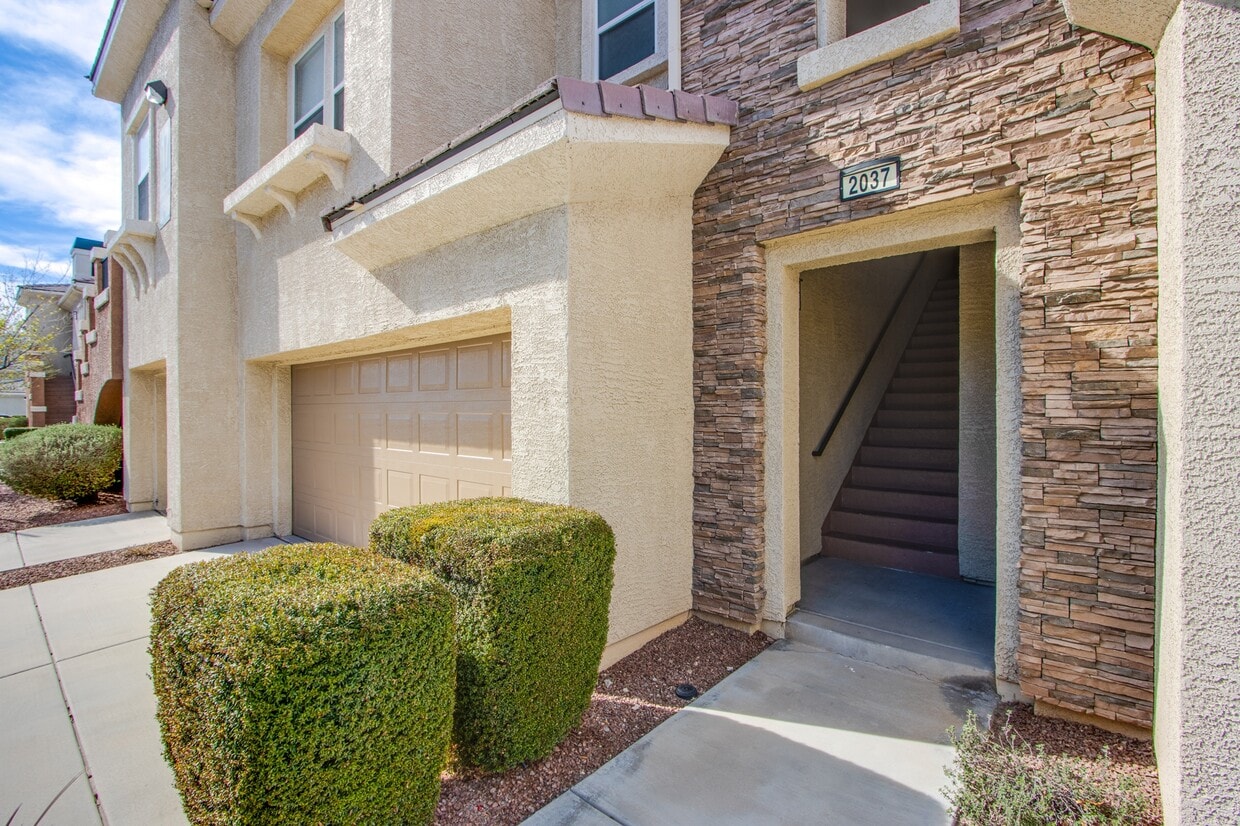 Foto principal - 10809 Garden Mist Dr