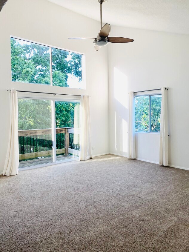 Sala de estar - 4518 Holly St