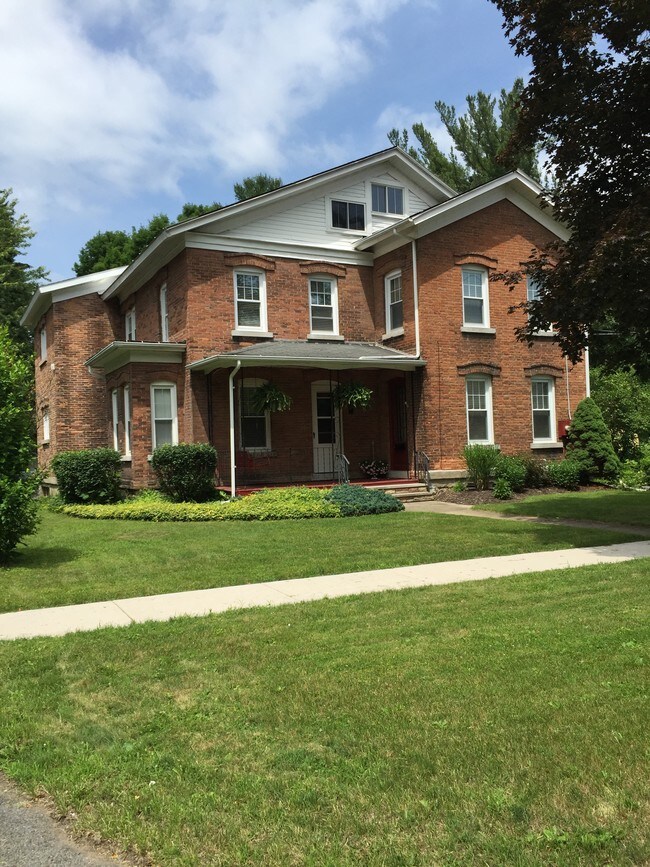 6 Mcharrie St, Baldwinsville, NY 13027 Apartment for Rent in
