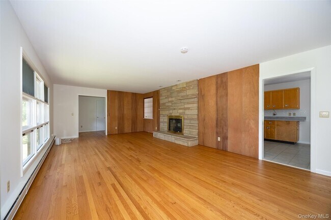 Foto del edificio - 2108-2110 New Hackensack Road Unit