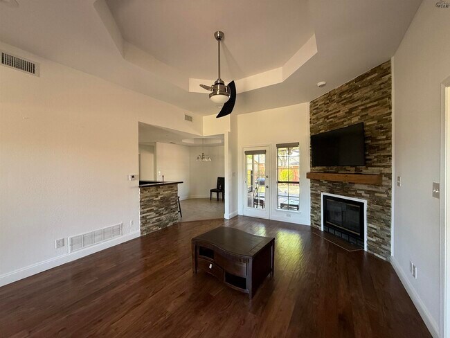 Foto del edificio - 19 Pilot Point Dr