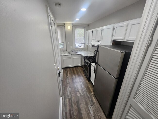 Foto del edificio - 2215 E Fairmount Ave