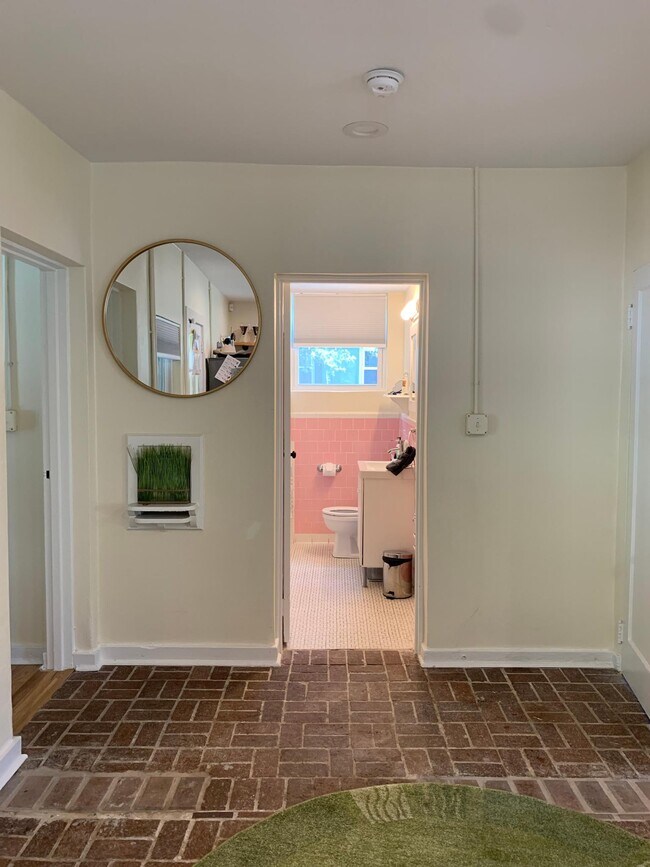 Bathroom - 1504 Ashwood Road