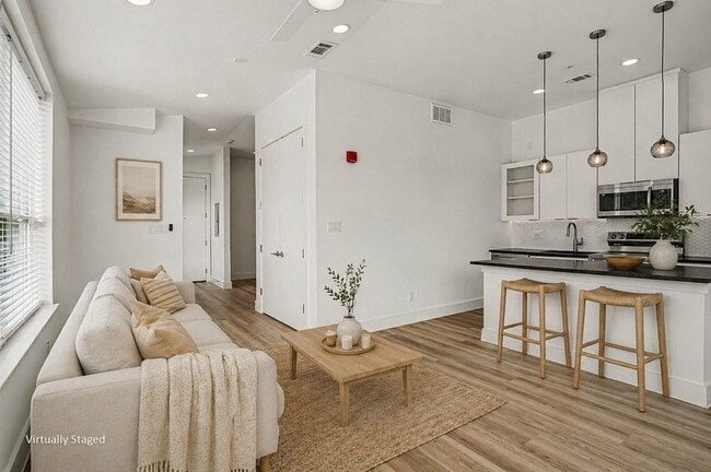 Building Photo - 2217 N Fitzhugh Ave