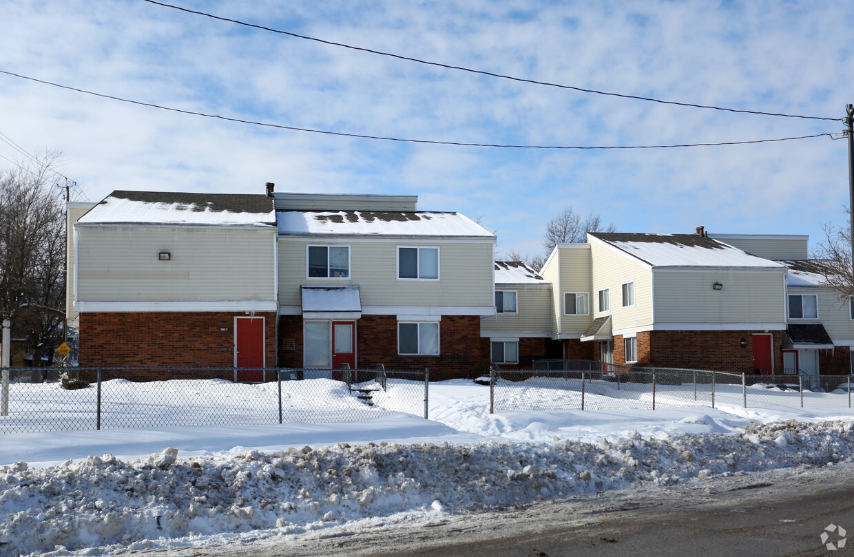 Building Photo - Kenmore Commons Townhomes