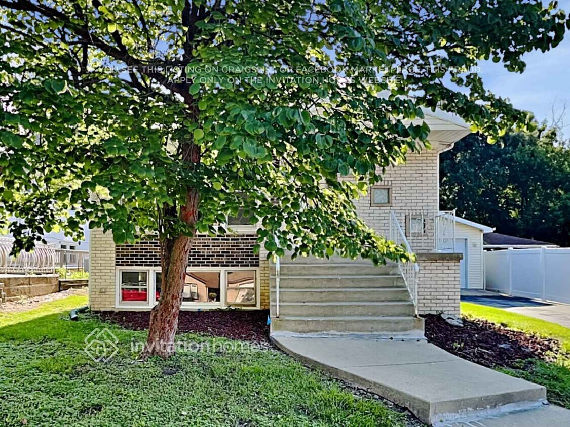 Foto principal - 16142 Grove Ave