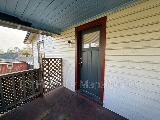 Building Photo - 5557 Ramona Blvd