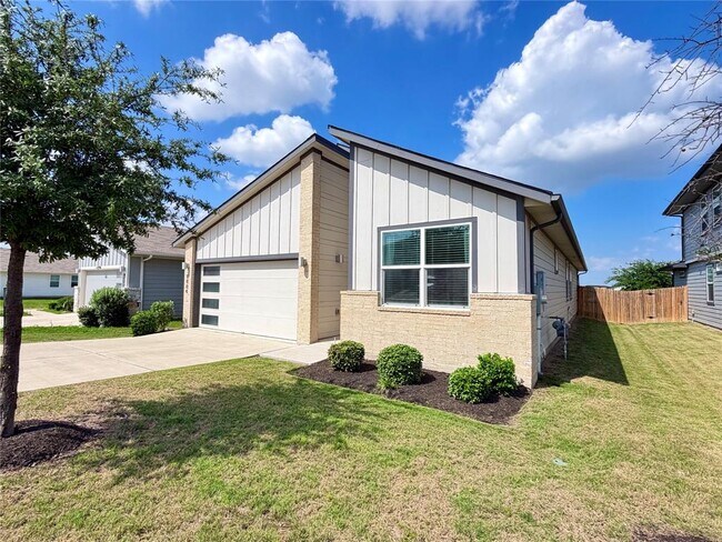 Foto del edificio - 8004 City Top Blvd