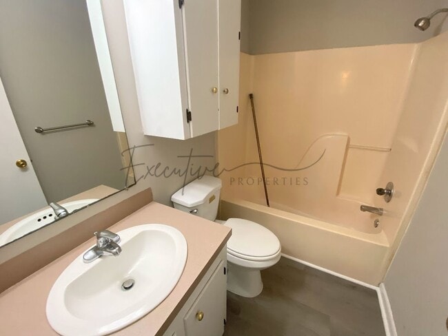 Building Photo - Cozy & Affordable 1-Bedroom Apartment – Al...