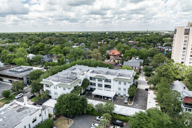 Building Photo - Chelsea-Riverside Condo