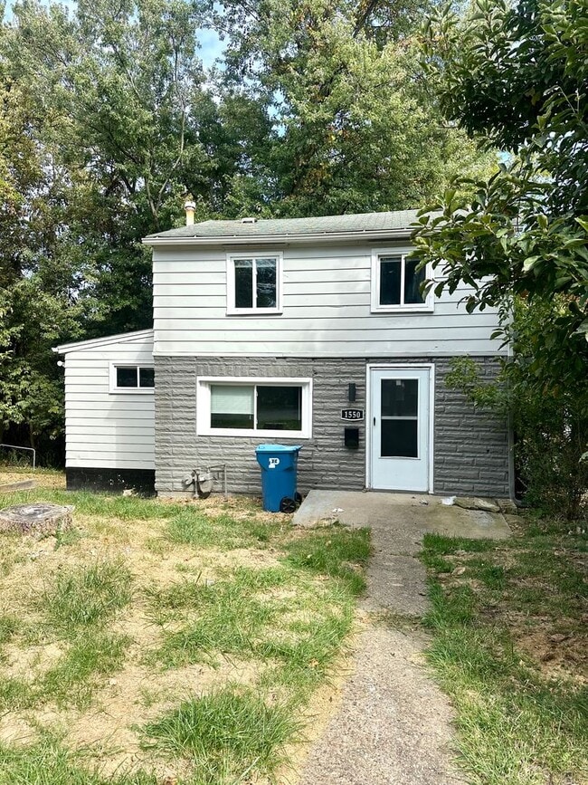 Building Photo - 1550 Banfield St