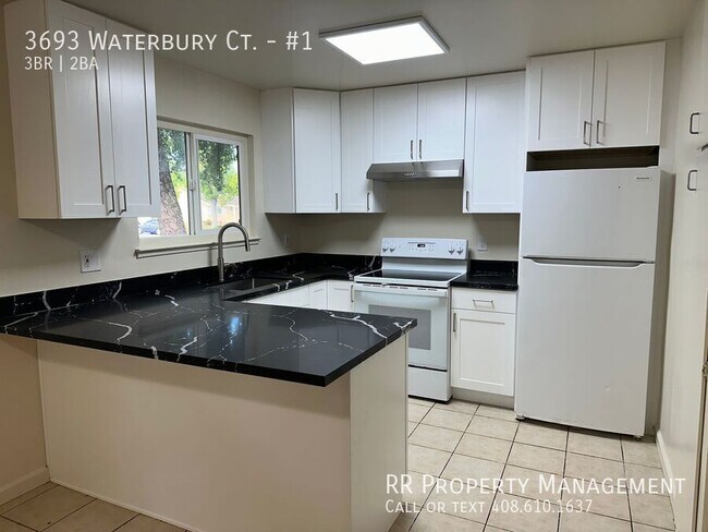 Foto del edificio - 3693 Waterbury Ct