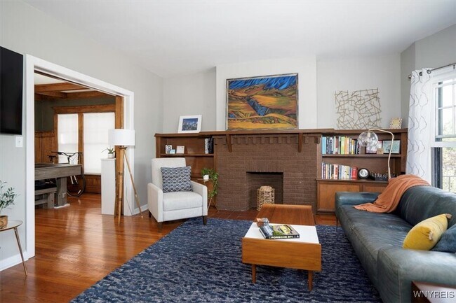 Foto del edificio - 825 Forest Ave