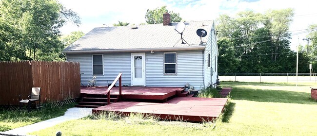 Building Photo - Remodeled 4 bedroom Ranch