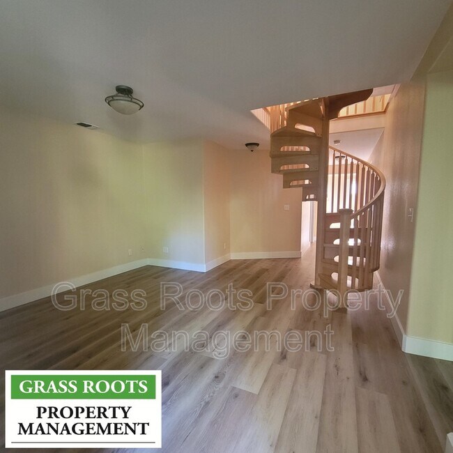 Foto del edificio - 531 N Pine St