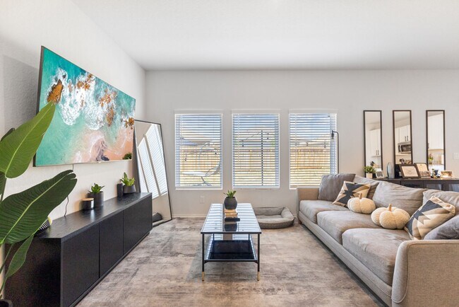 Foto del edificio - Charming Home Awaits: Spacious & Modern Living in a Prime Location