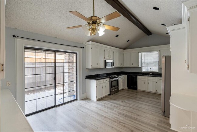 Foto del edificio - 6113 N 8th St