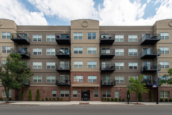 Building Photo - HIGHPOINT Albany Park on Kedzie