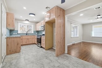 Building Photo - 1014 E 38th St