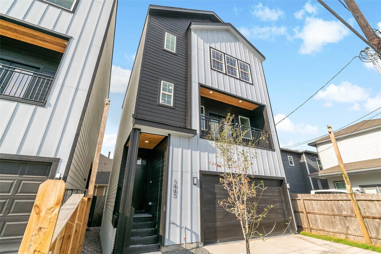 Foto principal - 1007 E 33rd St