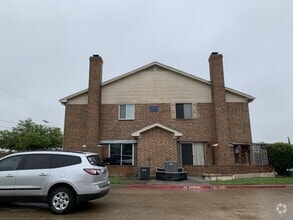 Building Photo - 3931 N Garland Ave