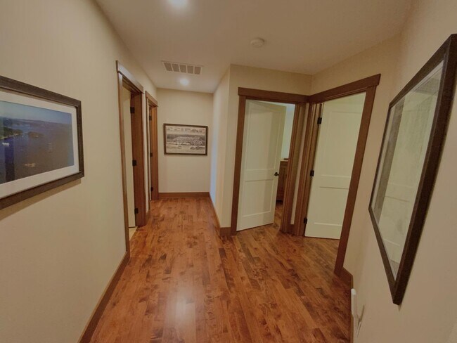 Foto del edificio - 13003 Roosevelt Rd