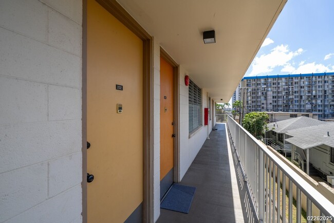 Foto del edificio - AVAILABLE NOW! UPGRADED 1BR/1BA/1PKG UNIT ...