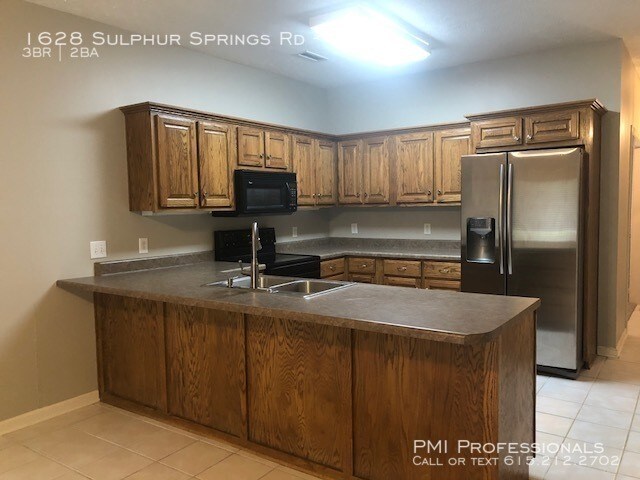 Foto del edificio - 1628 Sulphur Springs Rd
