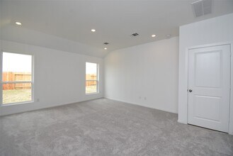 Building Photo - 6303 Golden Seaton Dr