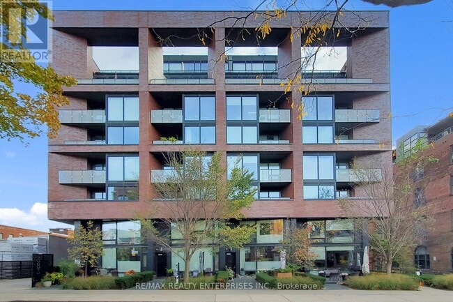 Building Photo - 383 Sorauren Ave