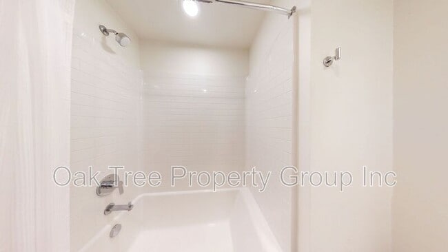 Building Photo - 532 Union St