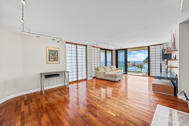 Building Photo - 3250 S Ocean Blvd
