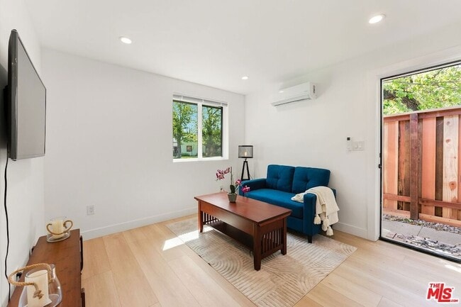 Foto del edificio - 7103 Hatillo Ave