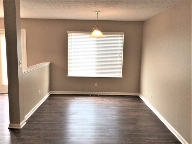 Foto del edificio - 8715 Plum Creek Court