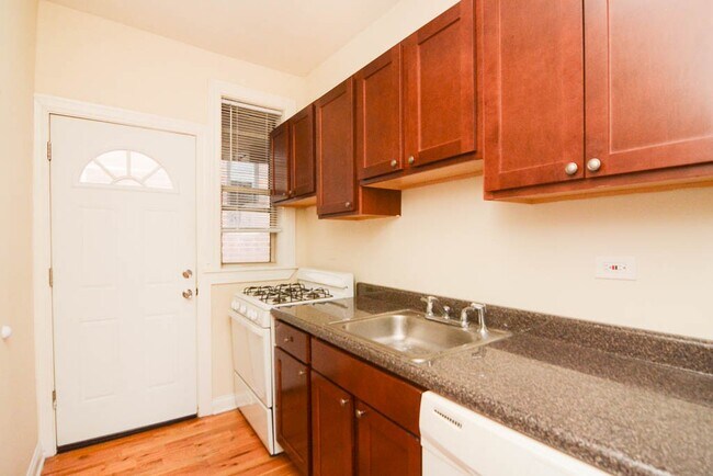 Foto del edificio - 729 W Barry Ave