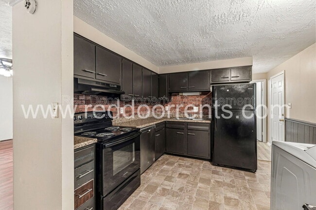 Building Photo - 9949 Ellis Dr